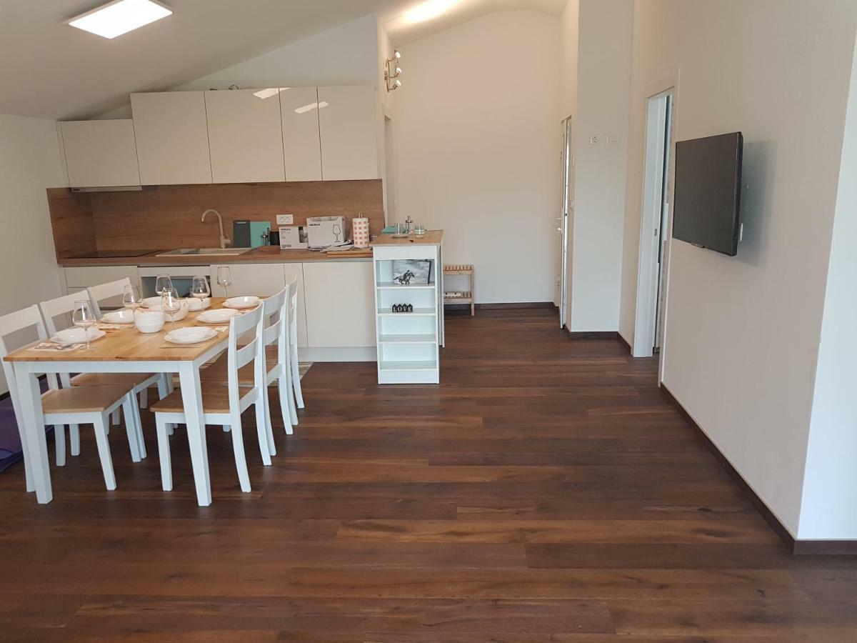 Miran Odmor U Srcu Pule! Apartman Iva 60M2. Pula Exterior foto