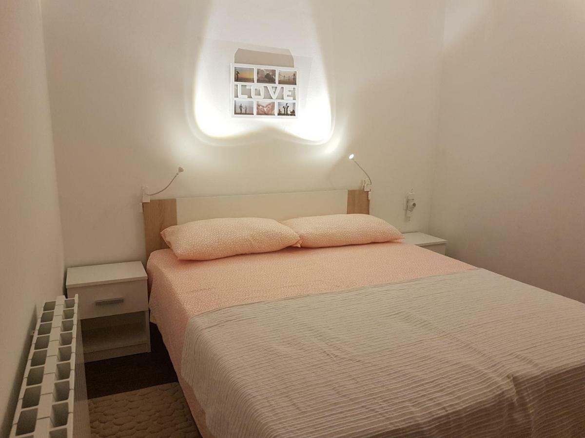 Miran Odmor U Srcu Pule! Apartman Iva 60M2. Pula Exterior foto
